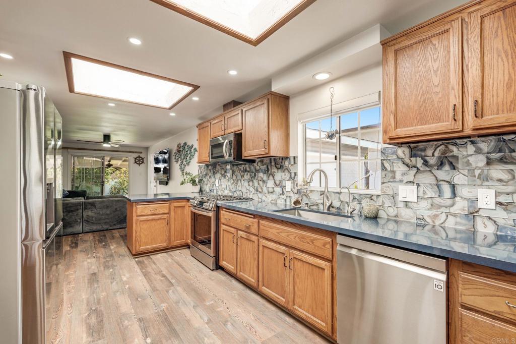 251 Redwood Avenue