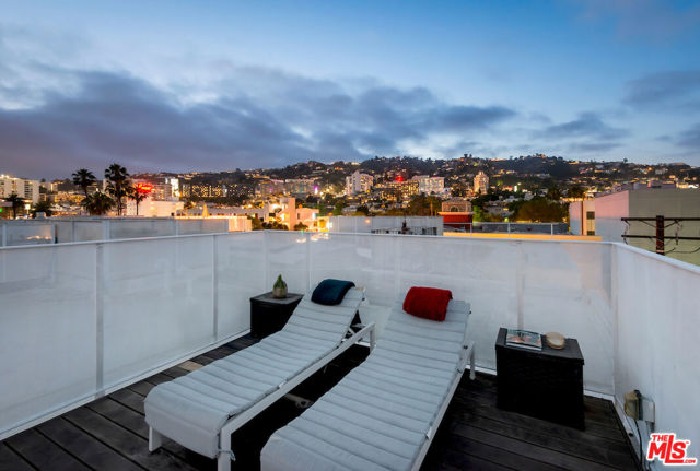 1030 N Kings Road, West Hollywood CA: https://media.crmls.org/mediaz/134b866a-7b67-4dc3-aed9-fd2c57357415.jpg