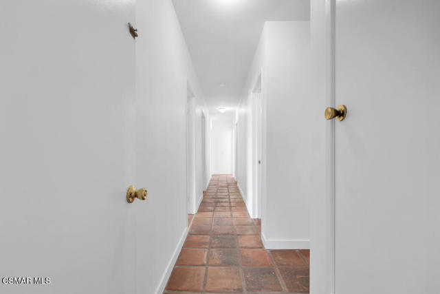 1558 Norwich Avenue, Thousand Oaks CA: https://media.crmls.org/mediaz/134be737-395a-41e7-8b41-ca6ad3204577.jpg