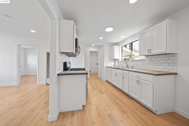 4040 Ellis Rd, Martinez CA: https://media.crmls.org/mediaz/134cc808-c359-4f33-b9d2-121b6470048b.jpg
