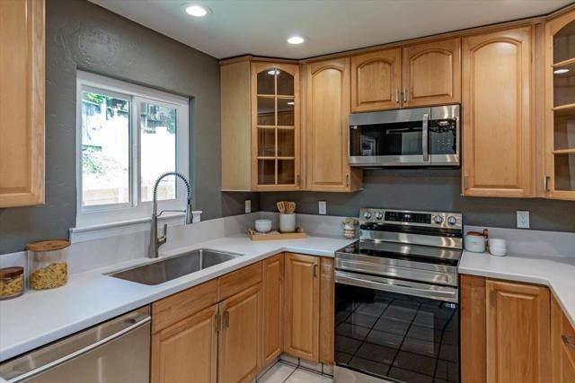21525 Madrone Drive, Los Gatos CA: https://media.crmls.org/mediaz/134d0029-db4c-4e40-ad8a-2950adef4960.jpg