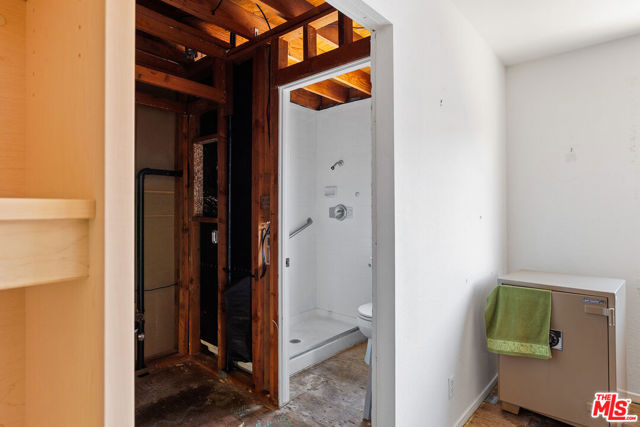 4622 Glencoe Avenue, 4 photo 8