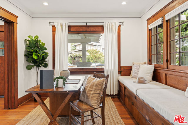 919 Venezia Avenue, Venice CA: https://media.crmls.org/mediaz/134e5c25-3de3-4092-906b-357eb18198ea.jpg