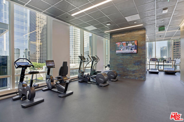 877 Francisco Street, Los Angeles CA: https://media.crmls.org/mediaz/134ea998-cac8-4aca-8d9a-b3e3b66b4172.jpg