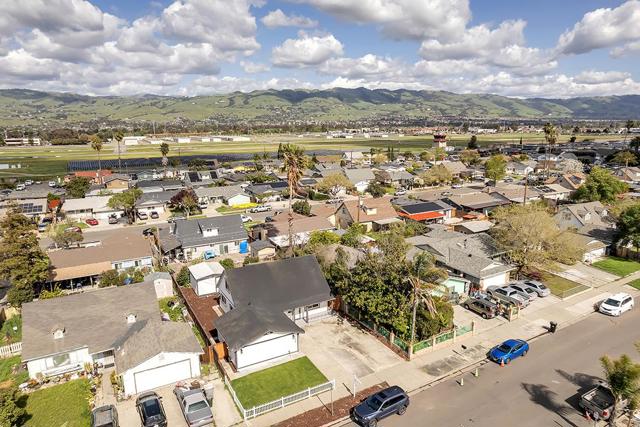 2068 Interbay Drive, San Jose CA: https://media.crmls.org/mediaz/134f7a17-d18d-4ba7-b943-76ca98b9b1ca.jpg