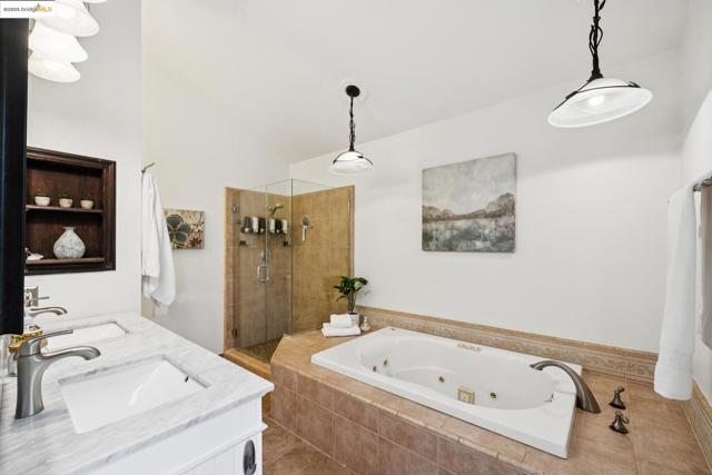 28149 Riggs Ct, Hayward CA: https://media.crmls.org/mediaz/134f9877-70d2-4aaf-83ce-835d81feec89.jpg