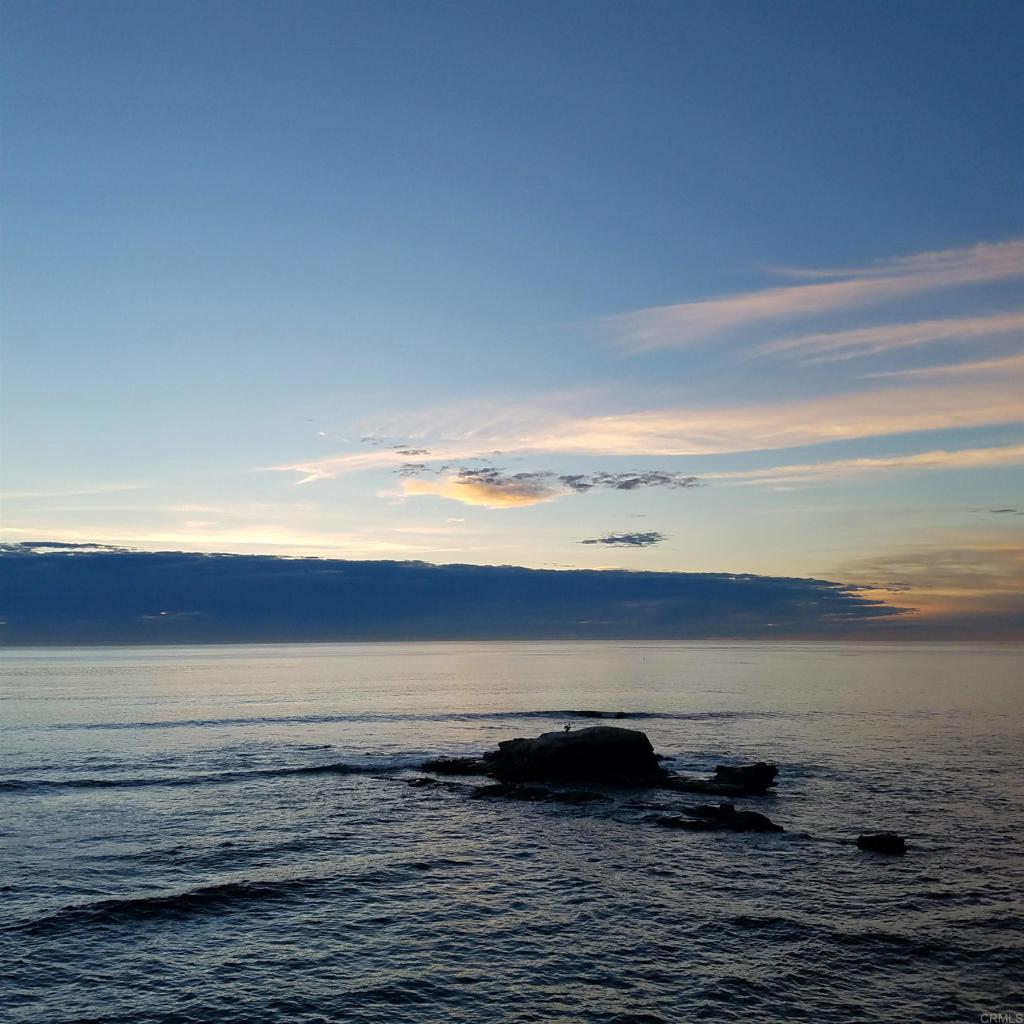 https://media.crmls.org/mediaz/134faf1e-1197-4b7d-ba14-5622f715a533.jpg?preset=X-Large