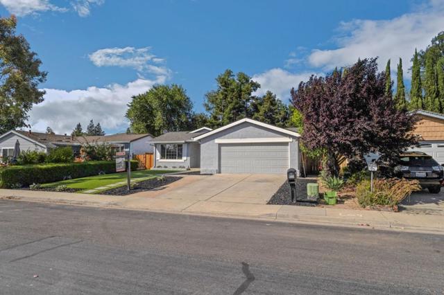 5194 Running Bear Drive, San Jose CA: https://media.crmls.org/mediaz/134fb338-206b-4e81-b387-2b7bebfb689a.jpg
