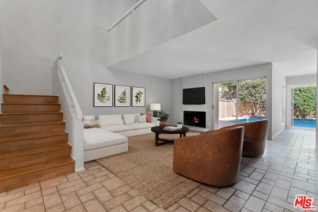 603 Racquet Club Lane, Thousand Oaks CA: https://media.crmls.org/mediaz/13505207-6643-4f31-85c2-80b3929fdfbe.jpg