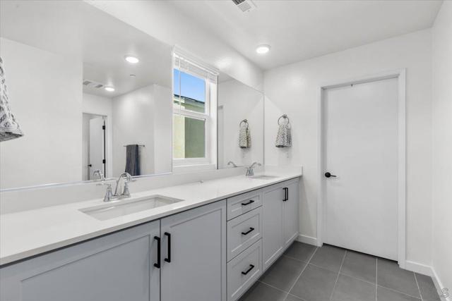 108 Lipizzan Ln, Fallbrook CA: https://media.crmls.org/mediaz/13509089-2477-41bf-b7bf-bdedfd725ce9.jpg