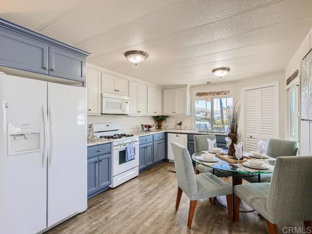 Detail Gallery Image 2 of 11 For 6550 Ponto Dr Spc 39,  Carlsbad,  CA 92011 - 3 Beds | 1 Baths