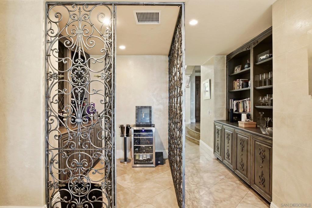 1011 Avenida Amantea - photo 9