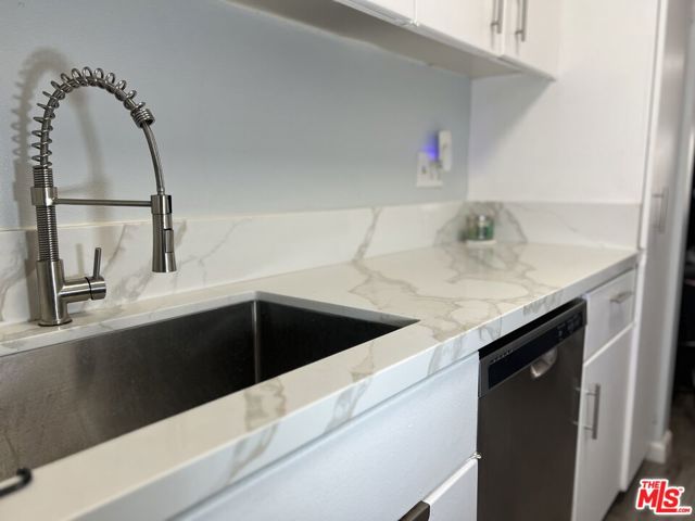 20134 Leadwell Street, Winnetka CA: https://media.crmls.org/mediaz/13514ba0-1410-4f4c-ac52-338799974691.jpg