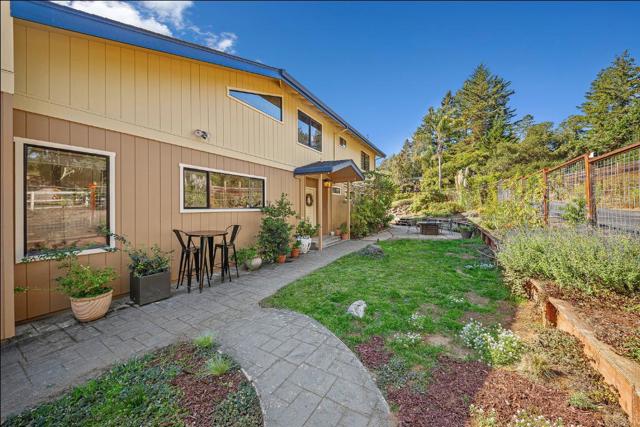 175 Merry Lane, Aptos CA: https://media.crmls.org/mediaz/1353a68e-9d1d-4ce8-a0c2-b313bf8a899b.jpg