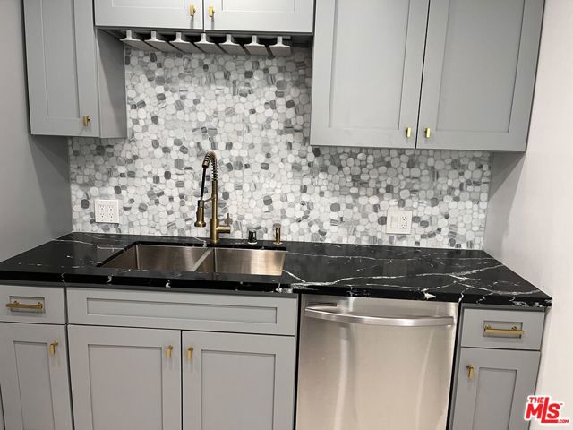 10787 Wilshire Boulevard, Los Angeles CA: https://media.crmls.org/mediaz/13548a03-7ef2-43fe-94f4-0f176943cf7b.jpg