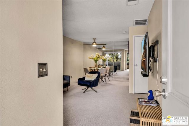 2860 N Los Felices Road, Palm Springs CA: https://media.crmls.org/mediaz/1354ef70-7fa6-4c46-b9f4-a677da3dddfc.jpg