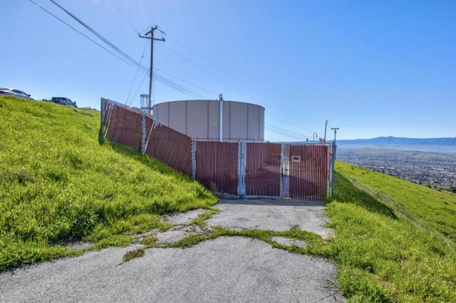 0 Bella Madeira Lane, San Jose CA: https://media.crmls.org/mediaz/13555431-05b8-4aef-b9c4-9a8635264a36.jpg