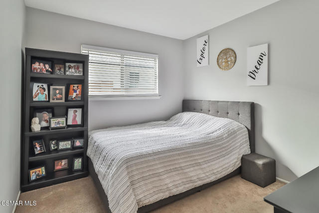 168 E Gainsborough Road, Thousand Oaks CA: https://media.crmls.org/mediaz/1355782c-81a5-494b-af19-644b16d7bb09.jpg