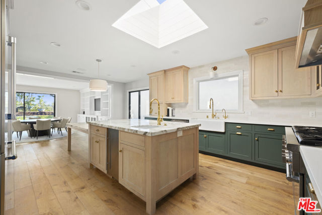 8306 Skyline Drive, Los Angeles CA: https://media.crmls.org/mediaz/13559875-a1d6-4b00-9637-a93b5d678c57.jpg
