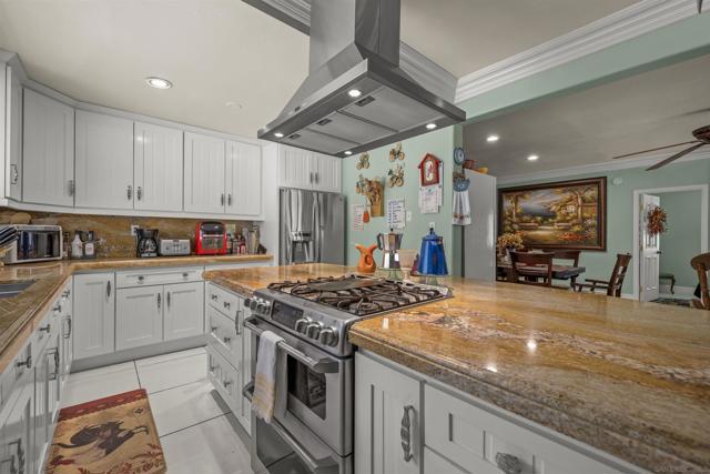 2464 Wynola Rd, Julian CA: https://media.crmls.org/mediaz/1355cf00-080c-40b0-8100-cb99172359c3.jpg