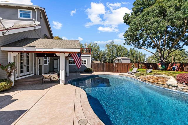 1600 Eden Plains Rd, Brentwood CA: https://media.crmls.org/mediaz/13561d7f-cdb8-41b7-9eff-98de7eb6b8d3.jpg