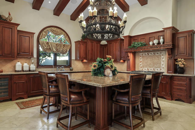 52345 Via Savona, La Quinta CA: https://media.crmls.org/mediaz/13574708-8020-4f3a-ae04-b1437dcadc0e.jpg