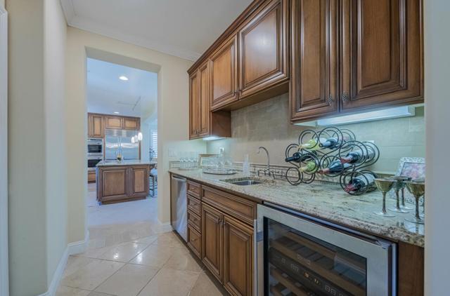 407 Mirador Court, Monterey CA: https://media.crmls.org/mediaz/1357a81c-eb08-460c-8701-edc469f46421.jpg