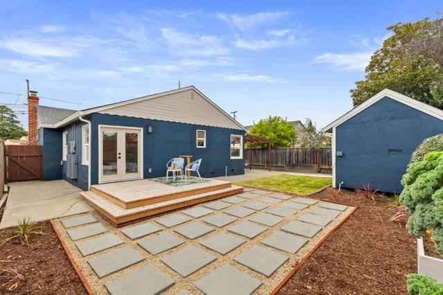 21476 Orange Avenue, Castro Valley CA: https://media.crmls.org/mediaz/1357b8ca-34a3-4456-b068-79af41e74c61.jpg