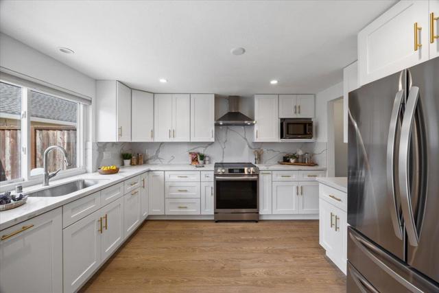 714 Comet Drive, Foster City CA: https://media.crmls.org/mediaz/1357e5f4-d0e9-4dc9-865d-46a861bf6d69.jpg