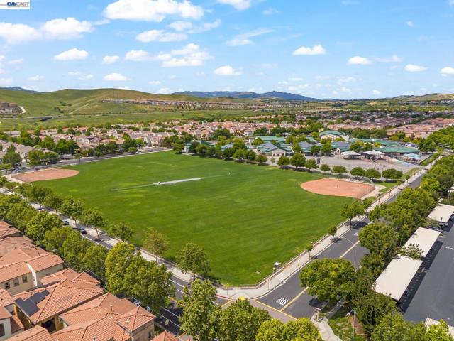 5119 Rowan Drive, San Ramon CA: https://media.crmls.org/mediaz/13582fe5-9669-42d8-8fd5-19c34d9393f2.jpg