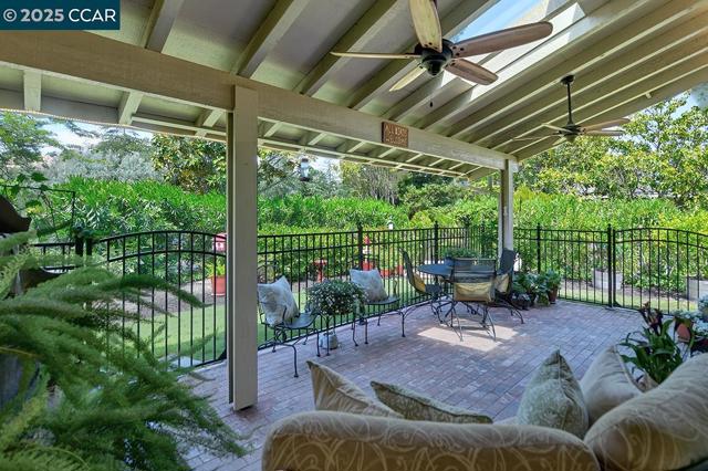 633 Terra California Dr, Walnut Creek CA: https://media.crmls.org/mediaz/13587439-1dc2-47ce-ba4c-125502d166d6.jpg