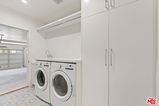 224 N Bundy Drive, Los Angeles CA: https://media.crmls.org/mediaz/13588a47-70ea-4e0e-84b0-9bacc2cbebc8.jpg