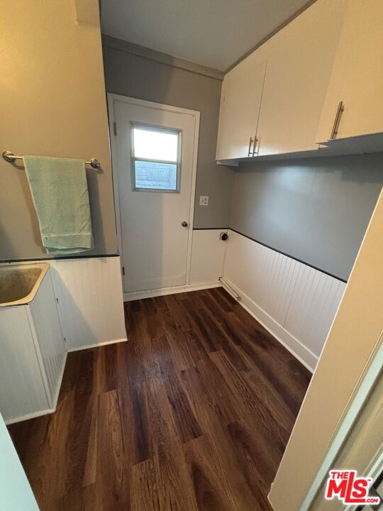 13025 Dewey Street, Los Angeles CA: https://media.crmls.org/mediaz/13591c94-cfe0-4d60-a583-adee486c95d6.jpg