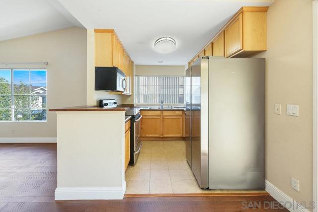 3565 Grove St, Lemon Grove CA: https://media.crmls.org/mediaz/13598d69-9e18-4a82-b2fa-6c9bb0c47c82.jpg