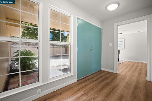 989 Parkside Dr, Richmond CA: https://media.crmls.org/mediaz/1359b21f-7fd8-4af7-8f4e-14c0ab2c1a86.jpg