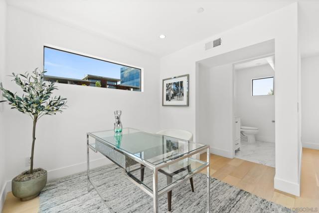 1034 Pennsylvania Avenue, San Diego CA: https://media.crmls.org/mediaz/1359d16e-2e30-45a7-a132-6f47ae70ec68.jpg