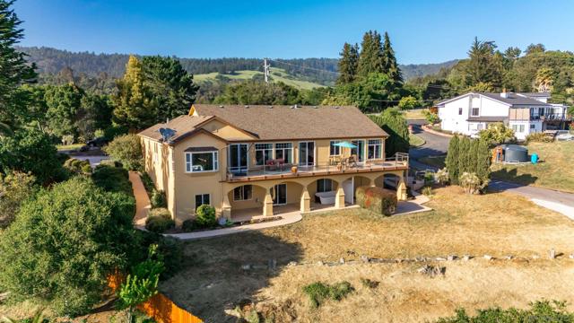 960 Smith Rd, Watsonville CA: https://media.crmls.org/mediaz/1359d700-54fc-4708-a839-50e4c5e51327.jpg