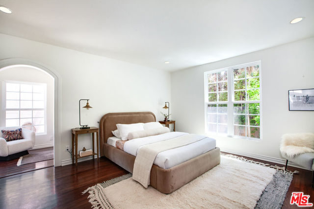 1900 N Serrano Avenue, Los Angeles CA: https://media.crmls.org/mediaz/135a25d4-7d12-4864-a914-43a5fbb2978c.jpg