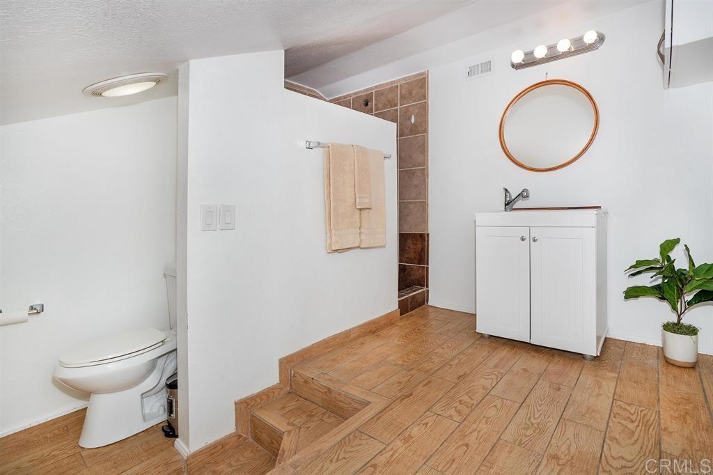 209 Rodney - photo 17