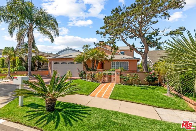 8221 Delgany Avenue, Playa del Rey CA: https://media.crmls.org/mediaz/135b02b9-dd6a-4111-b9dc-4fbc42a9108c.jpg