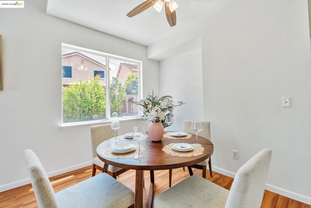 1261 King Loop, Tracy CA: https://media.crmls.org/mediaz/135b4e1d-84e5-4e8e-8b22-5382a8871476.jpg