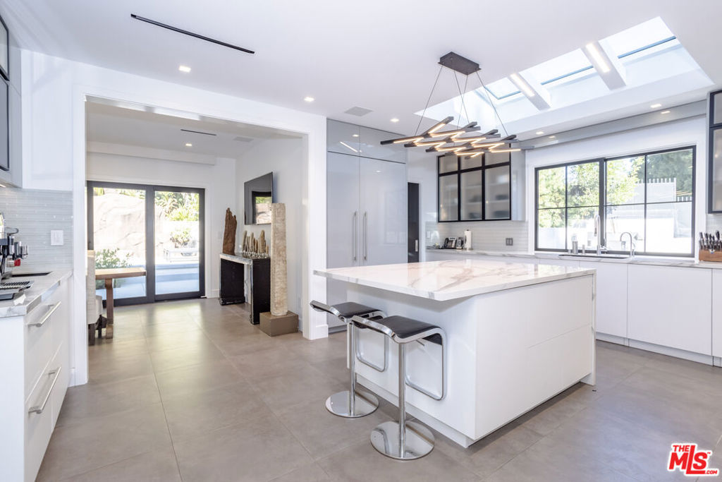 MLS #25481115 img 12