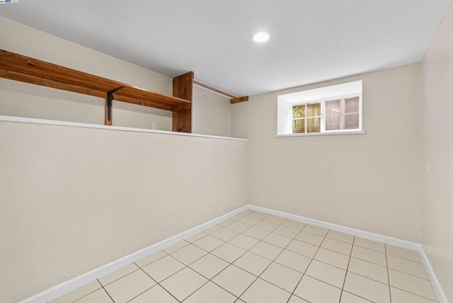931 E 23Rd St, Oakland CA: https://media.crmls.org/mediaz/135c57e2-8b66-4609-be5a-c71702ad292f.jpg