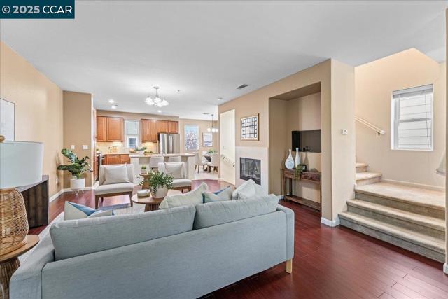 2201 Tsushima St, Hercules CA: https://media.crmls.org/mediaz/135cd5de-8f0e-4990-9057-46fa23f0af19.jpg