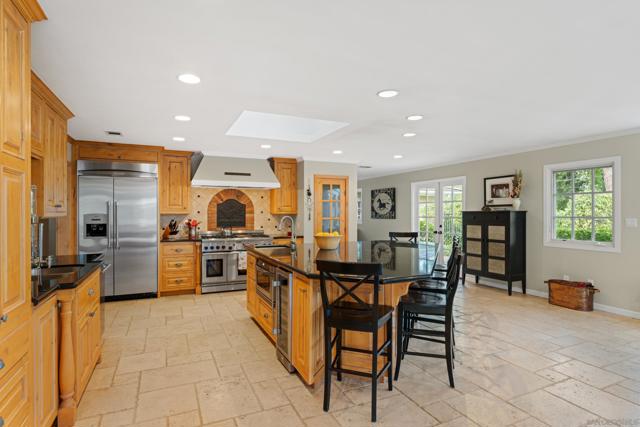 16327 Woodson View Rd, Poway CA: https://media.crmls.org/mediaz/135d865e-cdc6-4eb7-973a-1ecf11656a6d.jpg