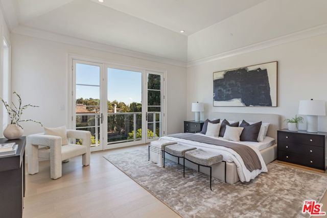 755 Napoli Drive, Pacific Palisades CA: https://media.crmls.org/mediaz/135e2976-3fcb-497e-a573-a9e08c6de51c.jpg