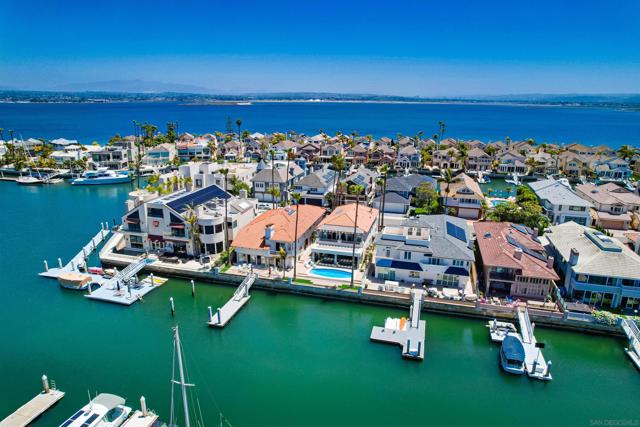 6 Buccaneer Way, Coronado CA: https://media.crmls.org/mediaz/135e8e88-65eb-4088-be98-4e6249d444de.jpg