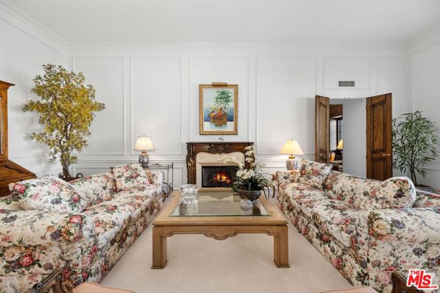 10114 Empyrean Way, Los Angeles CA: https://media.crmls.org/mediaz/135f3fc6-83dd-448e-a5e1-9d5a378e09a4.jpg