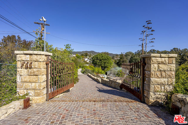 Drew Fenton | 620 N Marquette Street Pacific Palisades CA | MLS: 7047570