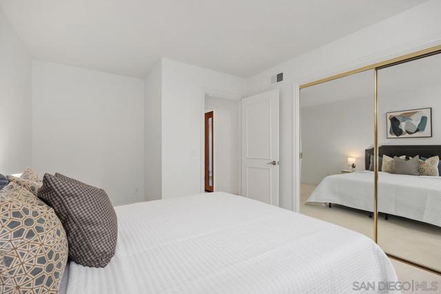159 Mexicali Ct, Solana Beach CA: https://media.crmls.org/mediaz/135f4532-2045-48e3-8408-c5777d98e2a1.jpg